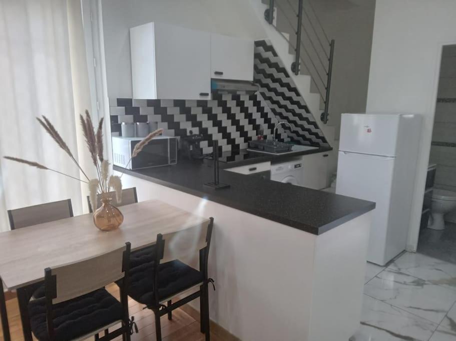 Joli Appartement De Vacances Écouen Exteriér fotografie