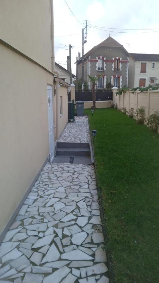 Joli Appartement De Vacances Écouen Exteriér fotografie